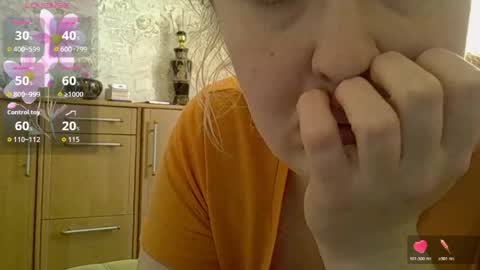 Curvy online show from April 12, 10:09 am