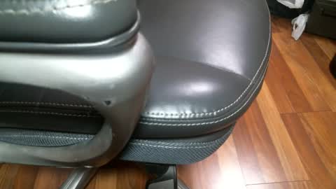 Snapshot of cutandwaxed2 chatting on February 24, 1:31 pm BI SMOOTH MATURE SUB online show from February 24, 1:31 pm