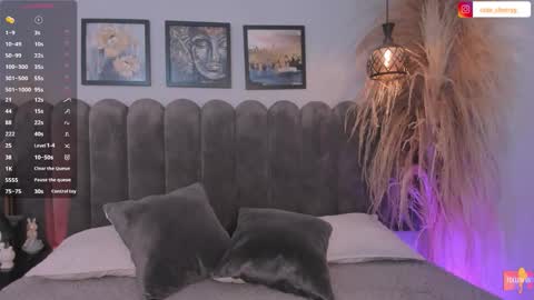 Amber  online show from March 18, 8:45 pm