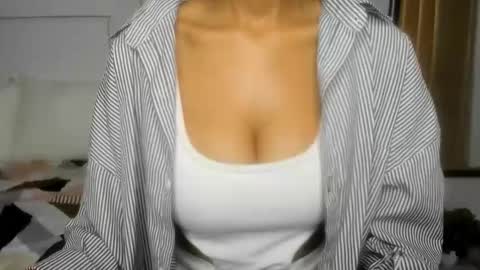 Alisha online show from February 20, 6:26 am