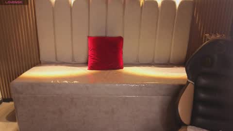 Snapshot of cute_angel_1 chatting on February 7, 3:21 am cute_angel_1 online show from February 7, 3:21 am