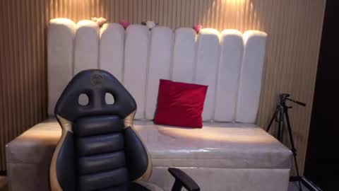 cute_angel_1 online show from June 27, 3:44 am
