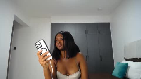 Snapshot of cute_ass18 chatting on March 3, 11:49 am Liya online show from March 3, 11:49 am