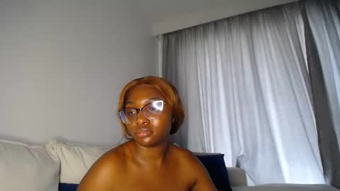 Snapshot of cute_ass18 chatting on April 13, 6:08 am Liya online show from April 13, 6:08 am