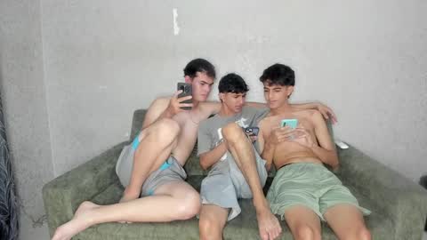 Snapshot of cute_boys18 chatting on May 14, 7:31 pm ARTURO-18 MATIAS-18 NIKOLAY-19 HADES-18 GABO-19 online show from May 14, 7:31 pm