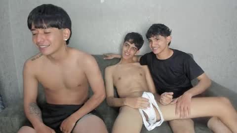 Snapshot of cute_boys18 chatting on May 16, 7:34 pm ARTURO-18 MATIAS-18 NIKOLAY-19 HADES-18 GABO-19 online show from May 16, 7:34 pm