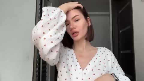 Snapshot of cute_bubbles chatting on December 4, 7:17 am cute_bubbles online show from December 4, 7:17 am