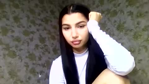 Snapshot of cute_cherry007 chatting on June 5, 1:01 am Cherry girl online show from June 5, 1:01 am