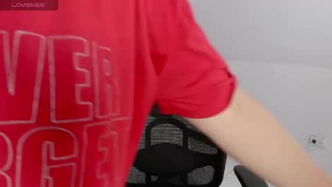 cloe chanel online show from November 28, 3:25 pm