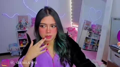 Snapshot of cute_dani__ chatting on June 10, 2:49 pm Dani online show from June 10, 2:49 pm