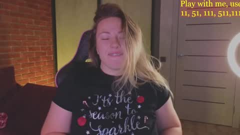 Snapshot of cute_darina chatting on December 19, 2:45 am Everyday stream in the same time online show from December 19, 2:45 am