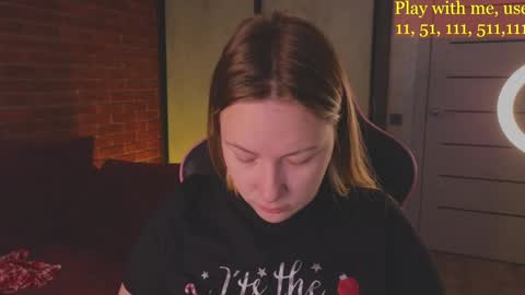 Snapshot of cute_darina chatting on December 22, 5:23 am Everyday stream in the same time online show from December 22, 5:23 am