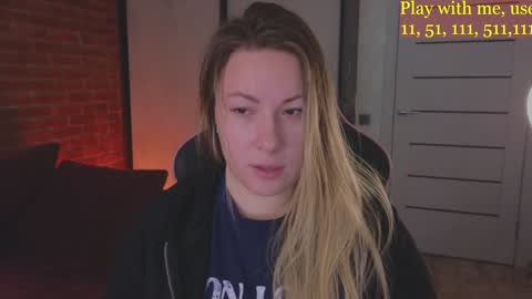 Snapshot of cute_darina chatting on December 25, 7:35 am Everyday stream in the same time online show from December 25, 7:35 am