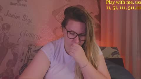 Snapshot of cute_darina chatting on January 25, 1:43 am Everyday stream in the same time online show from January 25, 1:43 am