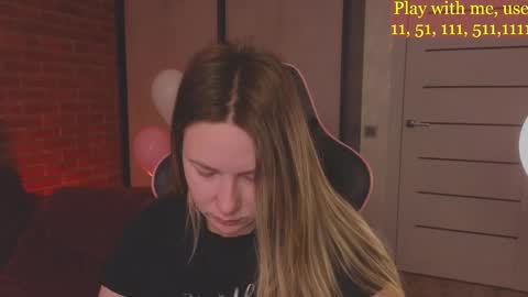 Snapshot of cute_darina chatting on February 15, 1:53 am Everyday stream in the same time online show from February 15, 1:53 am