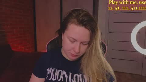 Snapshot of cute_darina chatting on March 8, 1:39 am Everyday stream in the same time online show from March 8, 1:39 am