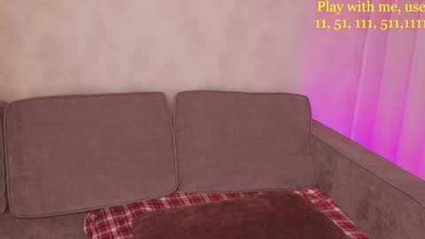 Snapshot of cute_darina chatting on October 18, 1:41 am Everyday stream in the same time online show from October 18, 1:41 am