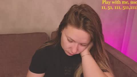 Snapshot of cute_darina chatting on October 30, 1:40 am Everyday stream in the same time online show from October 30, 1:40 am