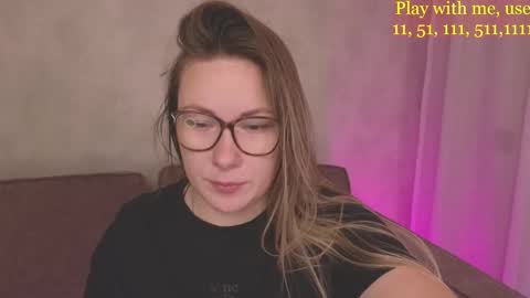 Snapshot of cute_darina chatting on November 4, 4:55 am Everyday stream in the same time online show from November 4, 4:55 am
