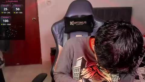 Snapshot of cute_diego_ chatting on June 10, 11:03 pm Diego online show from June 10, 11:03 pm