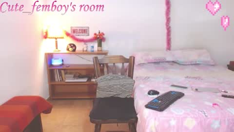 Snapshot of cute_femboy420 chatting on November 28, 12:24 am Valeria Vergara online show from November 28, 12:24 am
