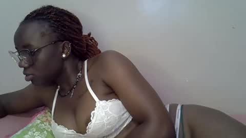 Snapshot of cute_gee chatting on April 5, 4:53 am daddysdoll online show from April 5, 4:53 am