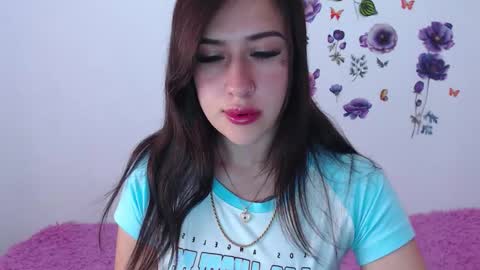 Snapshot of cute_isaa chatting on February 8, 9:07 pm Isabella online show from February 8, 9:07 pm