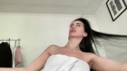 cute_kriss94 online show from May 10, 1:49 pm