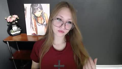 Snapshot of cute_minx chatting on December 2, 7:14 am Veronica online show from December 2, 7:14 am