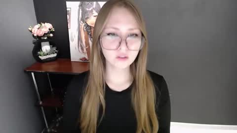 Snapshot of cute_minx chatting on December 16, 7:13 am Veronica online show from December 16, 7:13 am