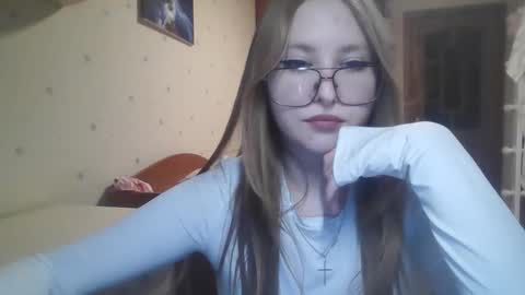 Snapshot of cute_minx chatting on February 9, 6:34 pm Veronica online show from February 9, 6:34 pm