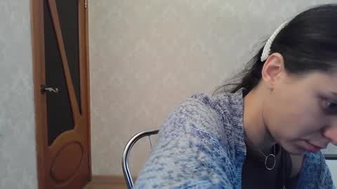 cute_strawberry_ online show from December 5, 8:22 am