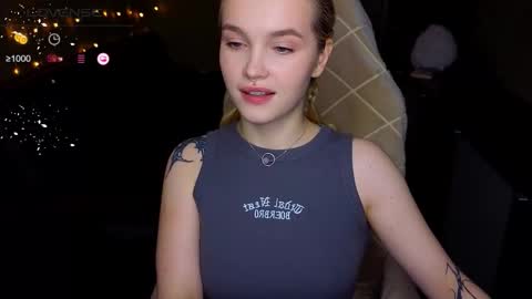 Snapshot of cute_summer_breathe chatting on November 10, 5:34 pm Sue online show from November 10, 5:34 pm