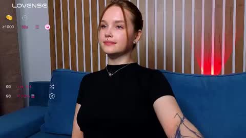 Snapshot of cute_summer_breathe chatting on June 19, 6:23 pm Sue online show from June 19, 6:23 pm