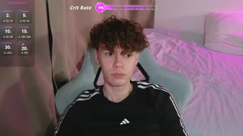 Snapshot of cute_thomas chatting on April 8, 7:36 pm Thomas - online show from April 8, 7:36 pm