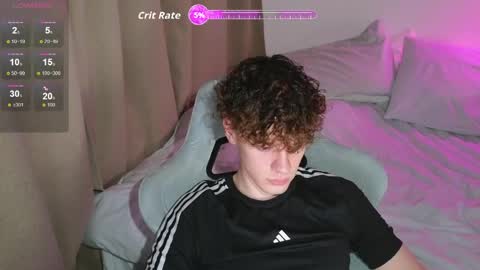 Snapshot of cute_thomas chatting on April 9, 6:35 pm Thomas - online show from April 9, 6:35 pm