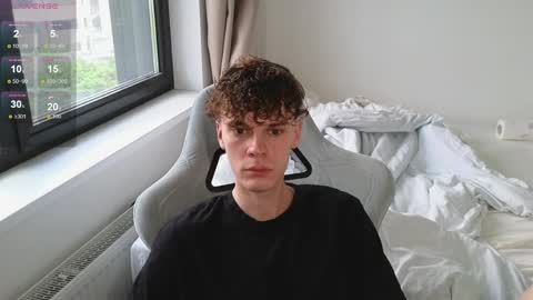 Snapshot of cute_thomas chatting on May 27, 5:21 pm Thomas - online show from May 27, 5:21 pm