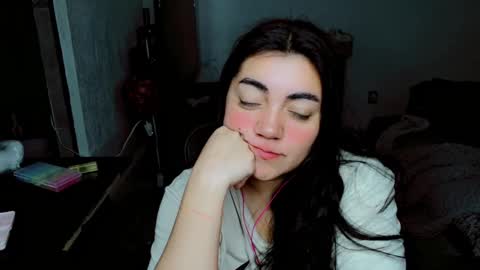 Snapshot of cuteambervi chatting on November 23, 10:20 pm Princess Amber online show from November 23, 10:20 pm