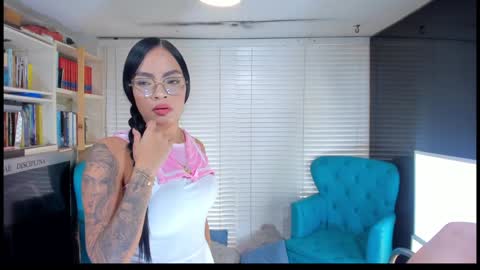 WANNA SEE MORE OF TWINS              online show from December 20, 5:29 pm