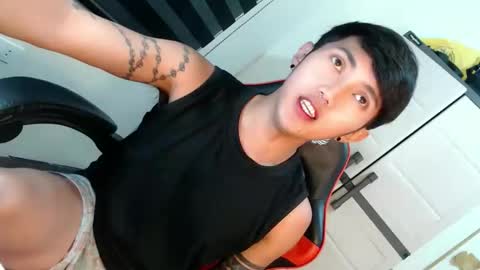 Snapshot of cuteasiancock98 chatting on April 28, 2:49 am Steph online show from April 28, 2:49 am