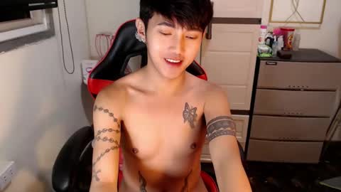 Snapshot of cuteasiancock98 chatting on May 5, 5:10 pm Steph online show from May 5, 5:10 pm