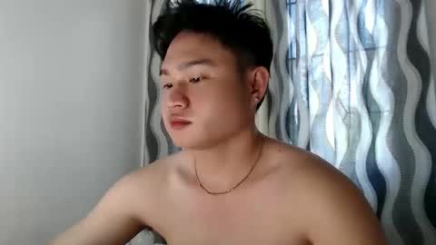 cuteasianlee online show from February 16, 5:36 am