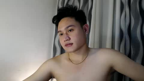 cuteasianlee online show from February 21, 10:27 am