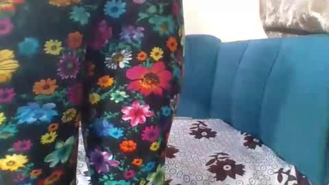 Snapshot of cuteberry87 chatting on November 15, 7:27 am Cuteberry87 online show from November 15, 7:27 am