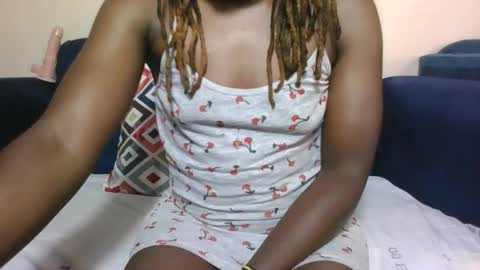 Snapshot of cuteberry87 chatting on December 16, 8:30 am Cuteberry87 online show from December 16, 8:30 am