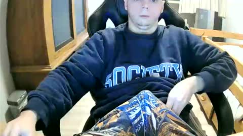 Cuteboy090 online show from October 28, 11:36 am