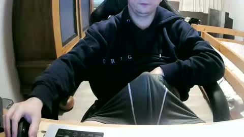 Cuteboy090 online show from March 11, 2:56 pm