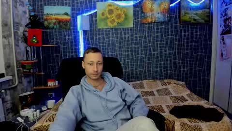 cuteboy228 online show from January 8, 8:55 pm