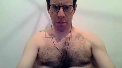 cuteboybi40 online show from December 3, 12:07 am