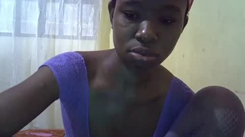 Snapshot of cutebrownie1998 chatting on February 2, 2:13 pm VALLARY online show from February 2, 2:13 pm